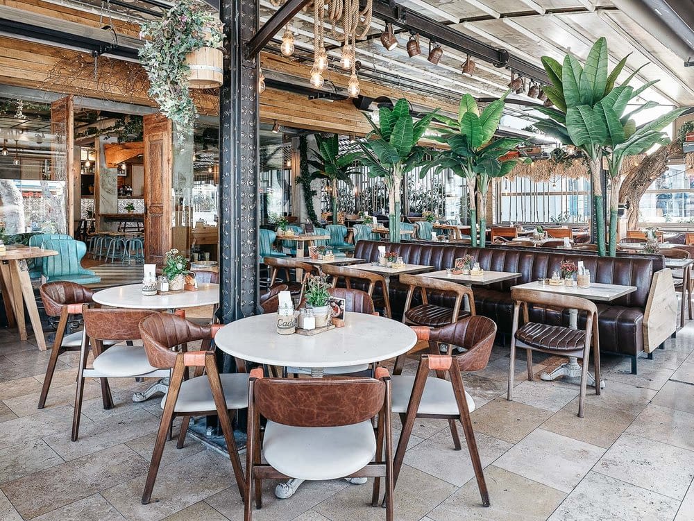 Cafe Cadde naif design